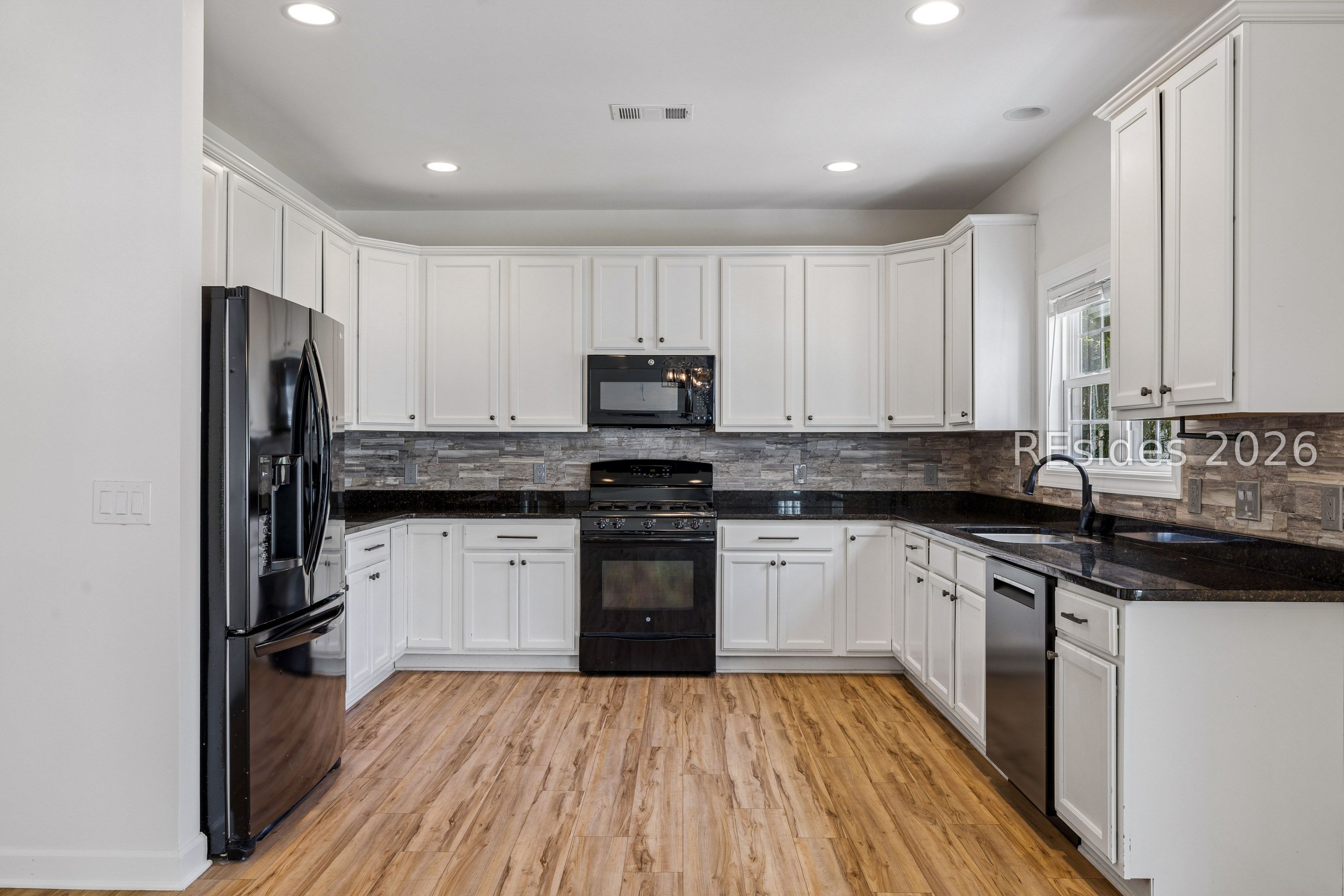 202 Grand Court S