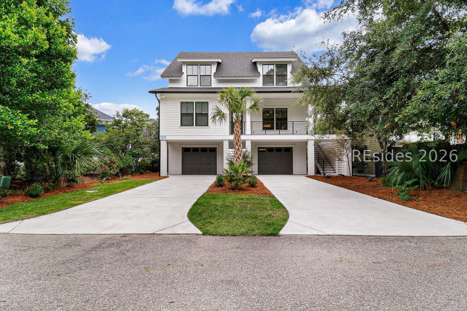 8 Moonshell Road