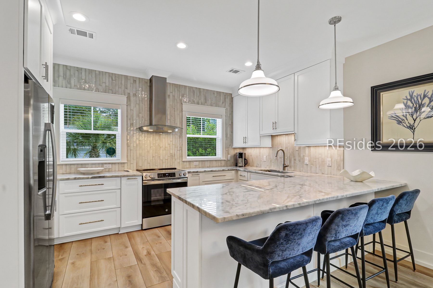 8 Moonshell Road