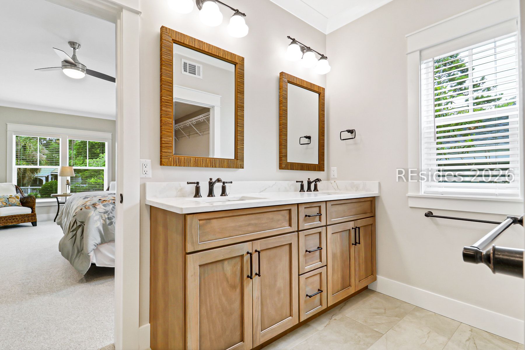 8 Moonshell Road