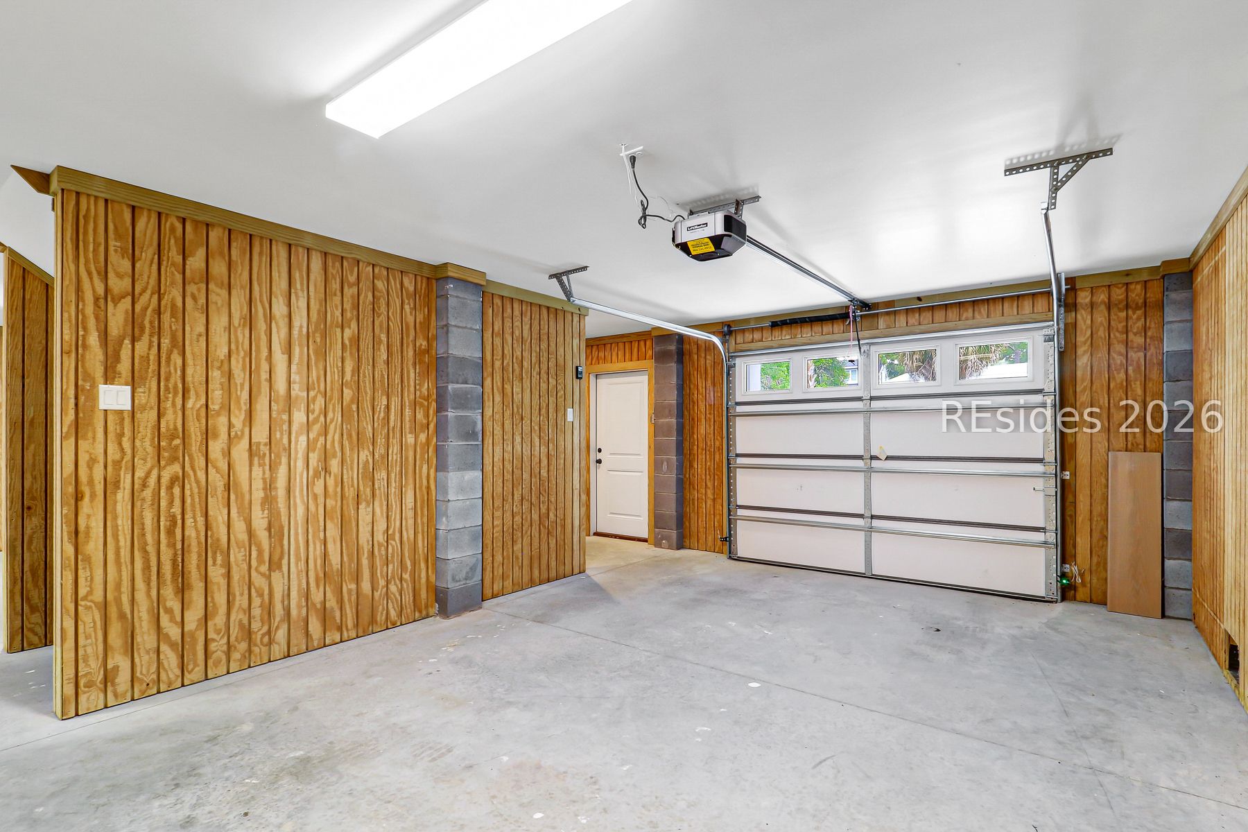 8 Moonshell Road