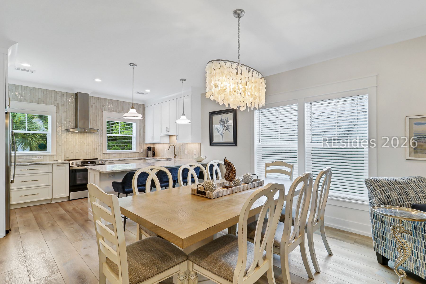 8 Moonshell Road