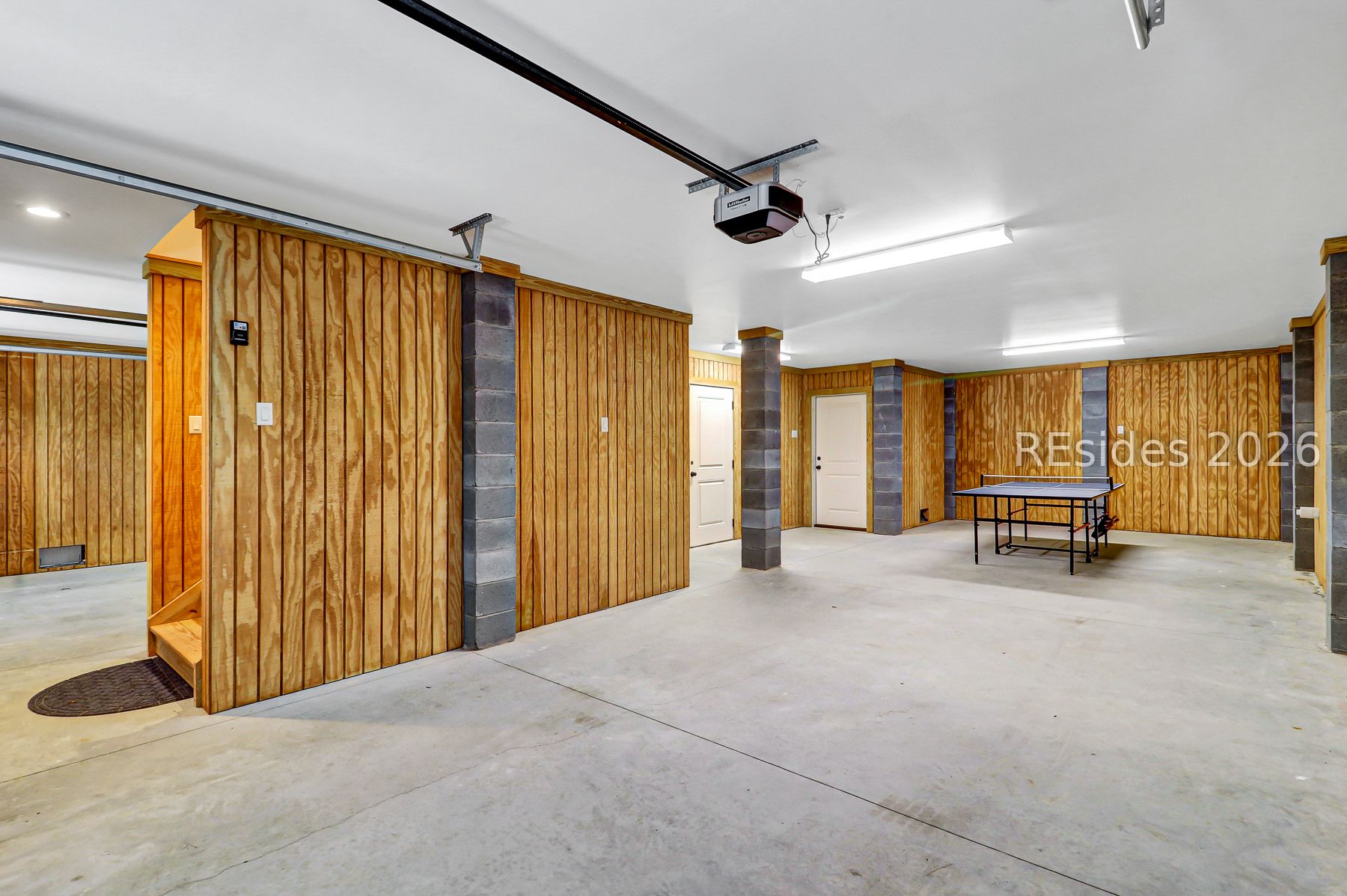 8 Moonshell Road