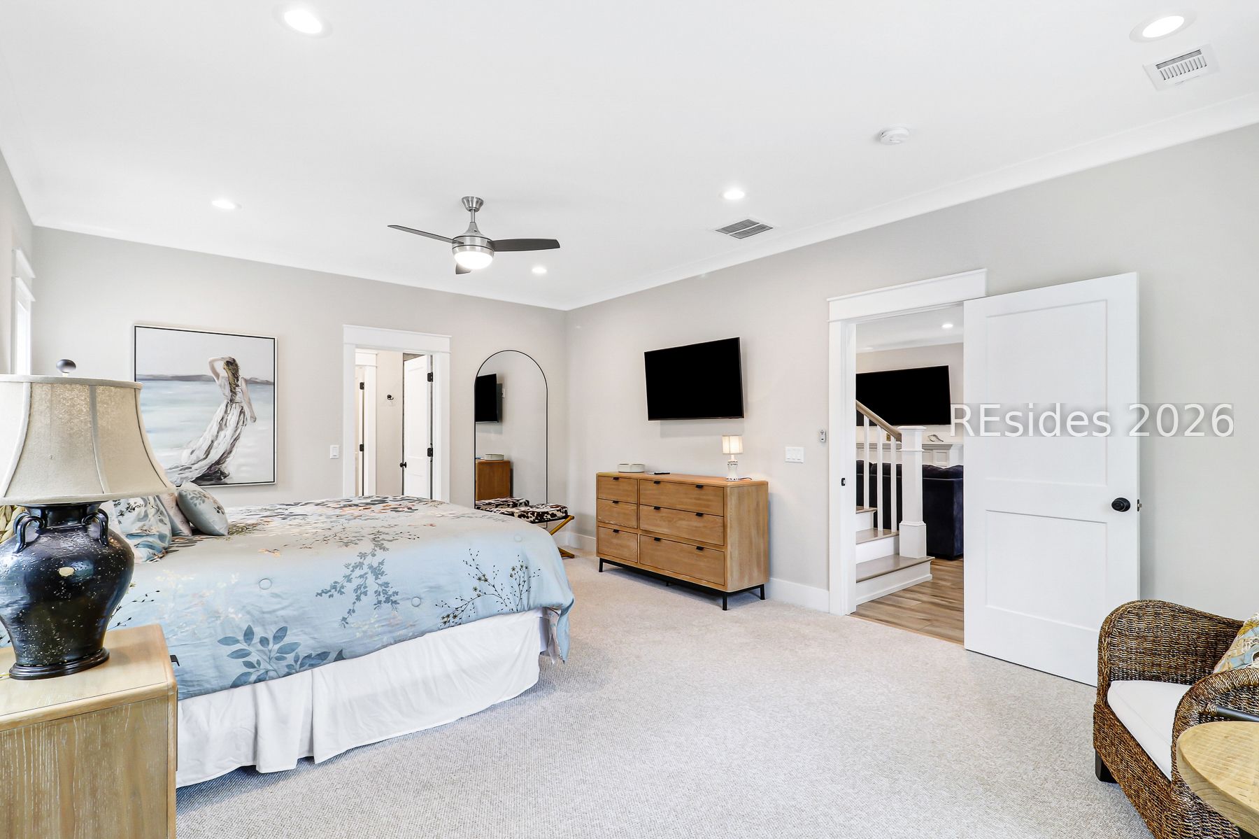 8 Moonshell Road