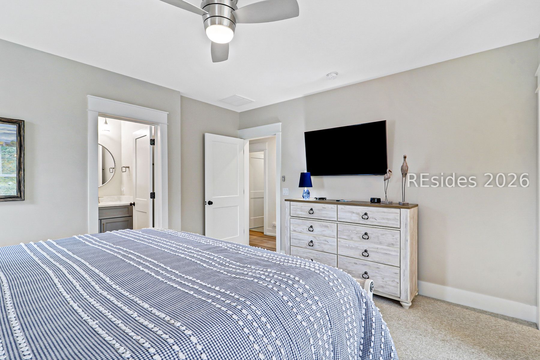 8 Moonshell Road