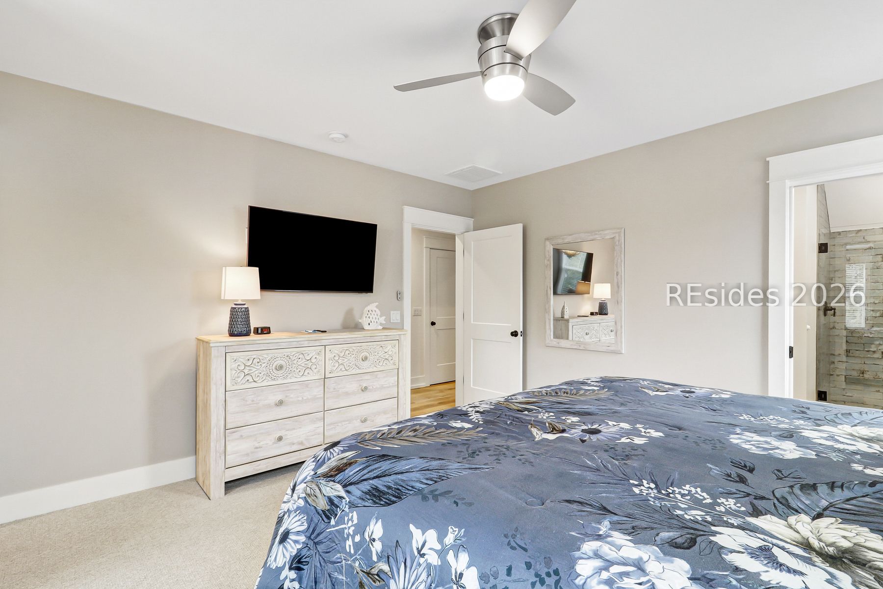 8 Moonshell Road
