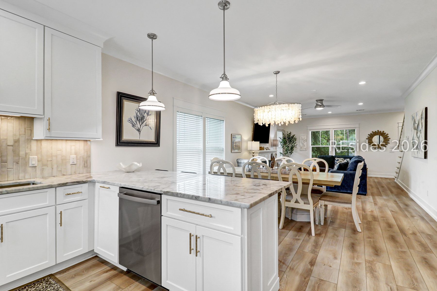 8 Moonshell Road