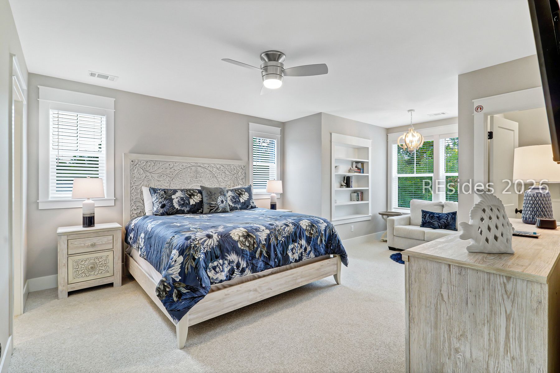8 Moonshell Road