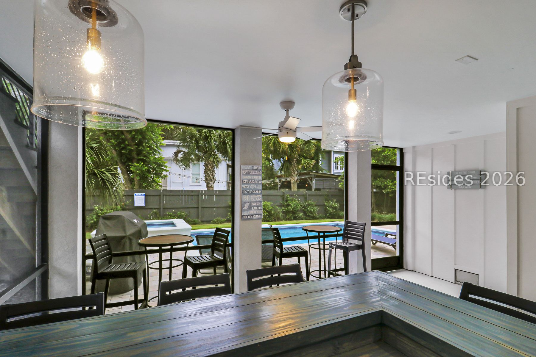 8 Moonshell Road