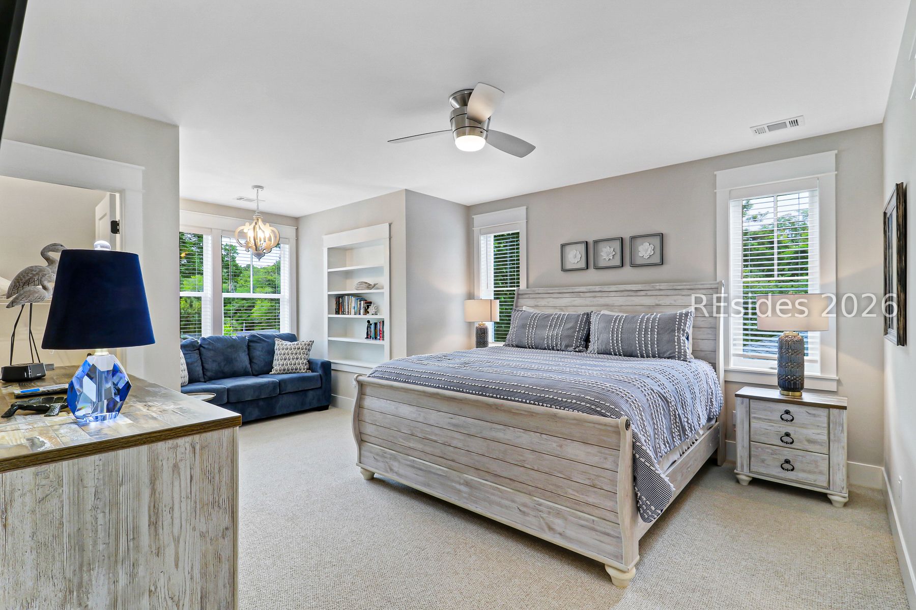 8 Moonshell Road