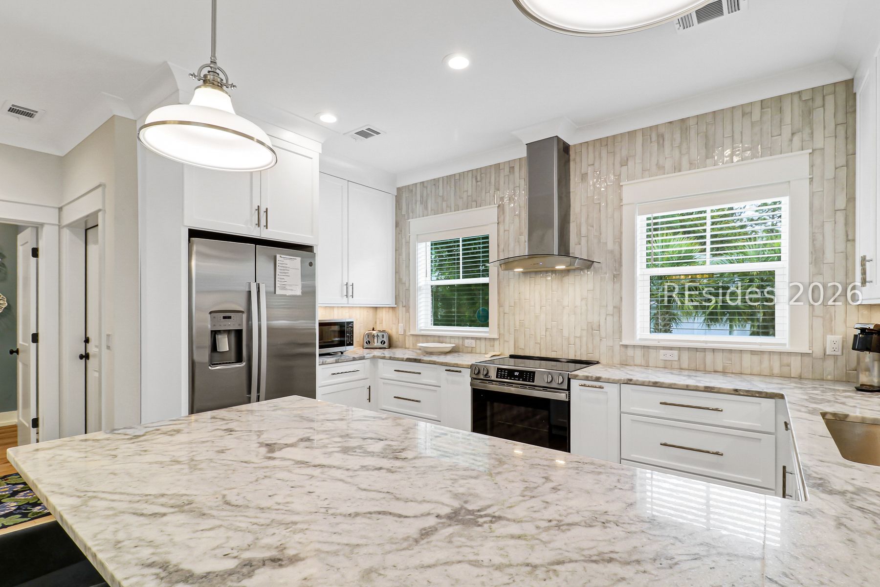 8 Moonshell Road