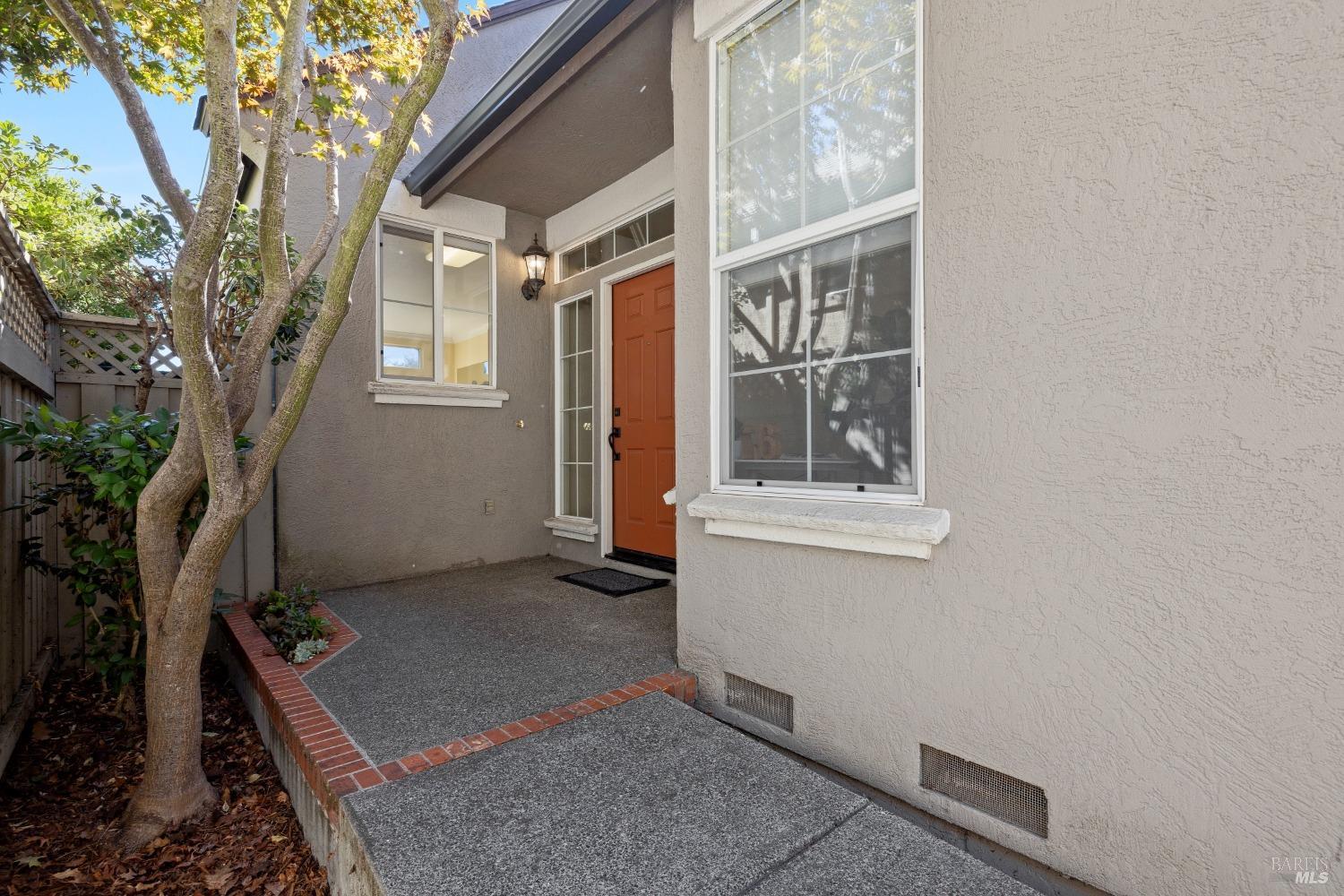 2029 Falcon Ridge Dr