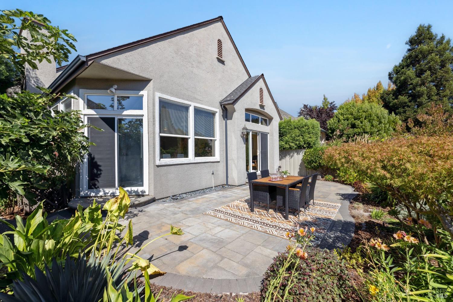 2029 Falcon Ridge Dr