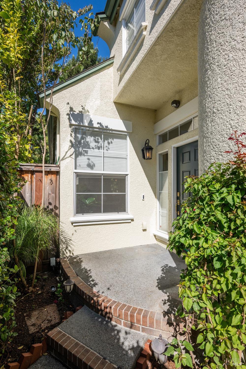 1881 Falcon Ridge Dr