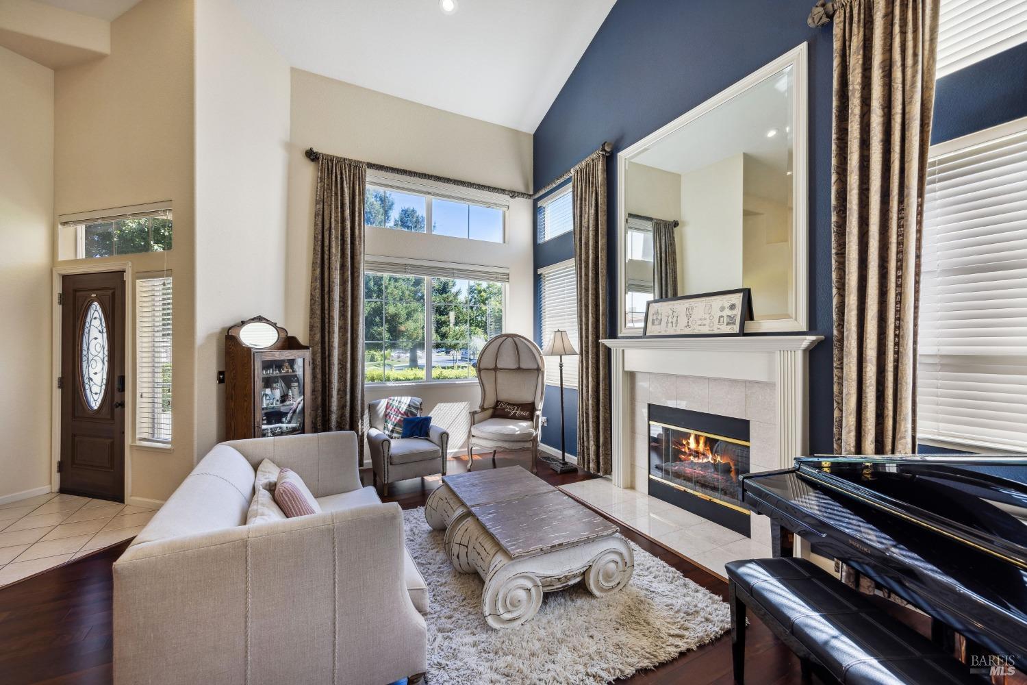 2084 Falcon Ridge Dr