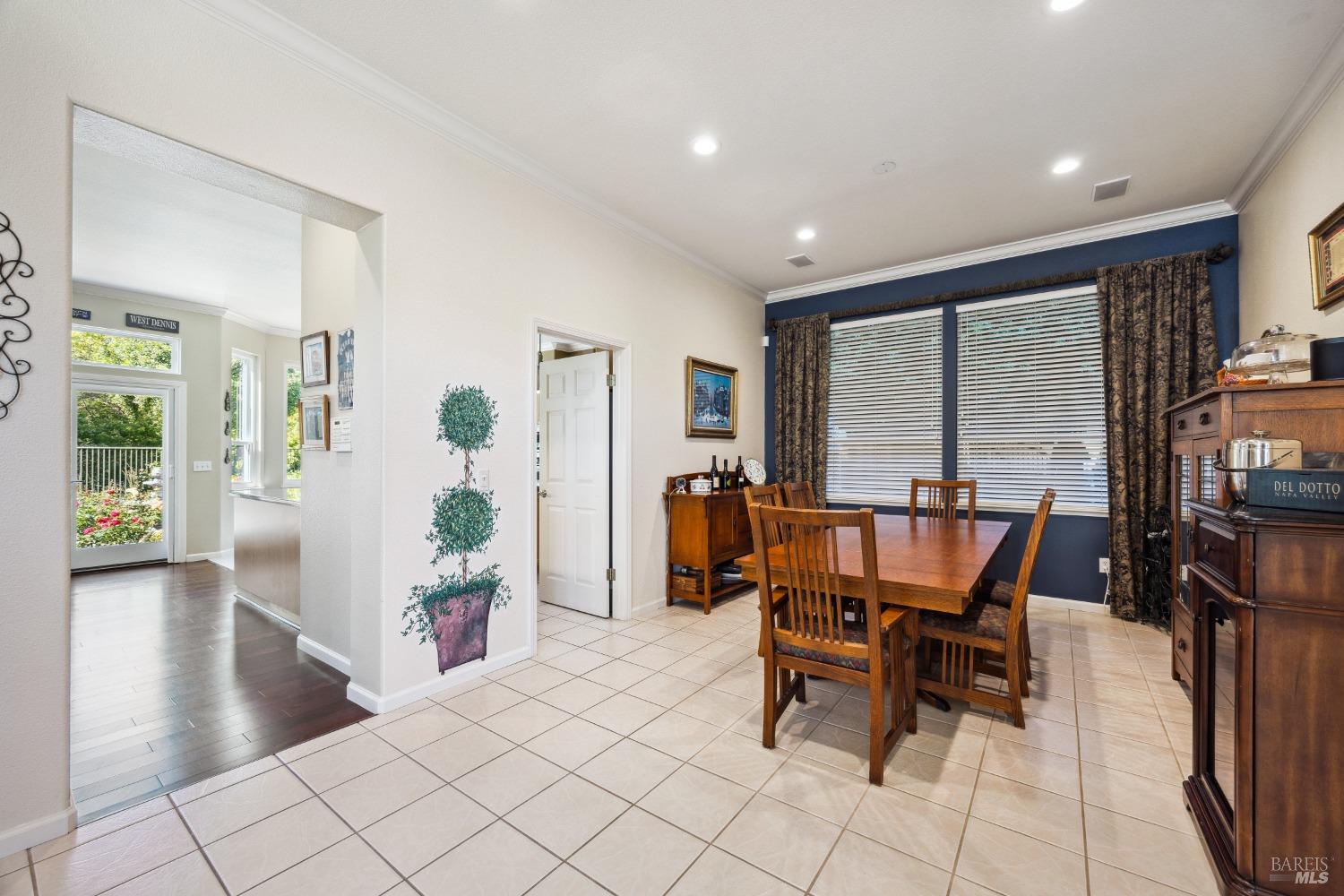 2084 Falcon Ridge Dr