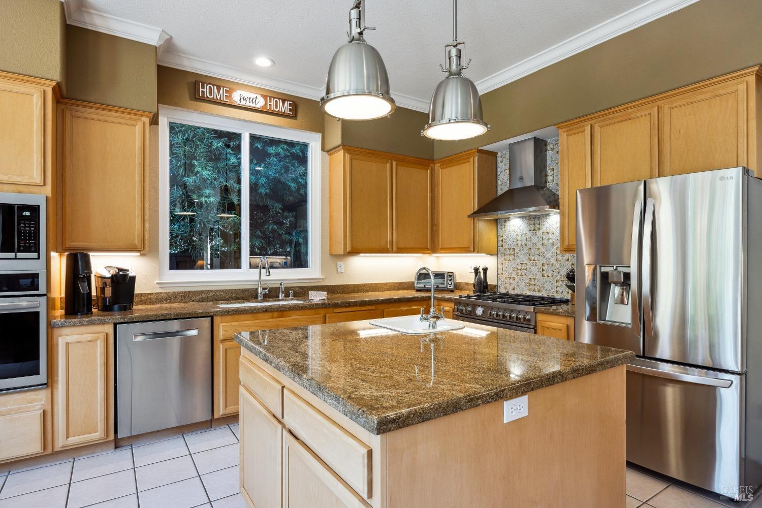 2084 Falcon Ridge Dr