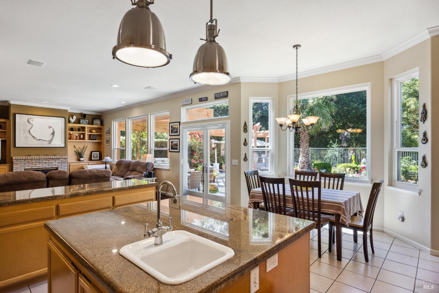 2084 Falcon Ridge Dr