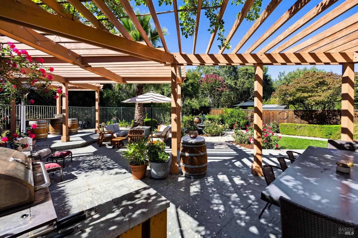 2084 Falcon Ridge Dr