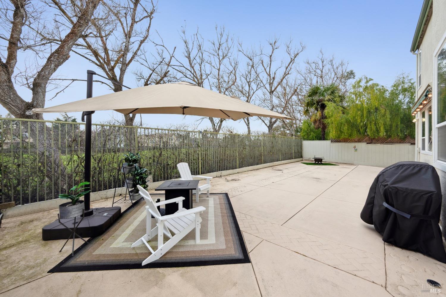 1811 Falcon Ridge Dr