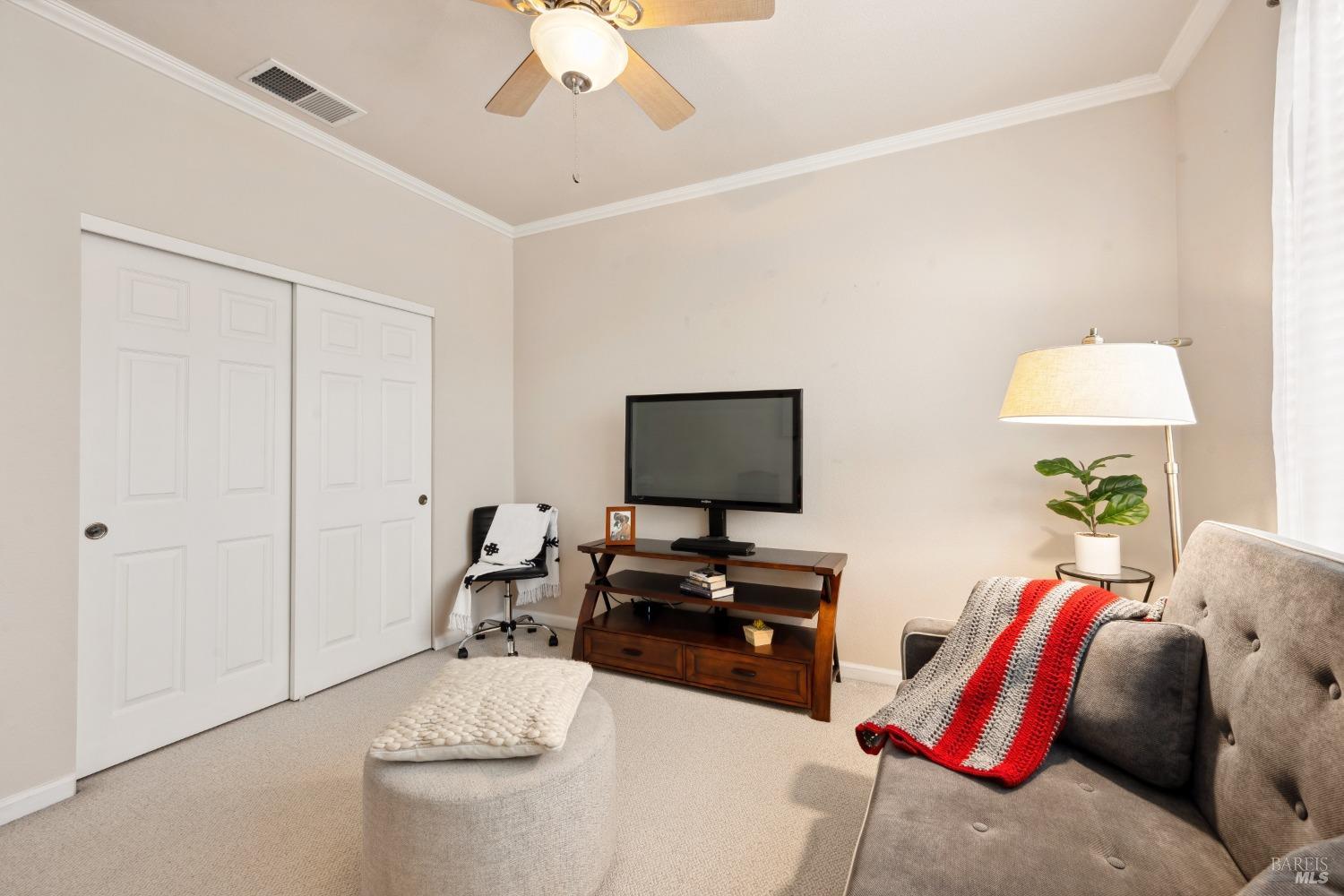 1811 Falcon Ridge Dr