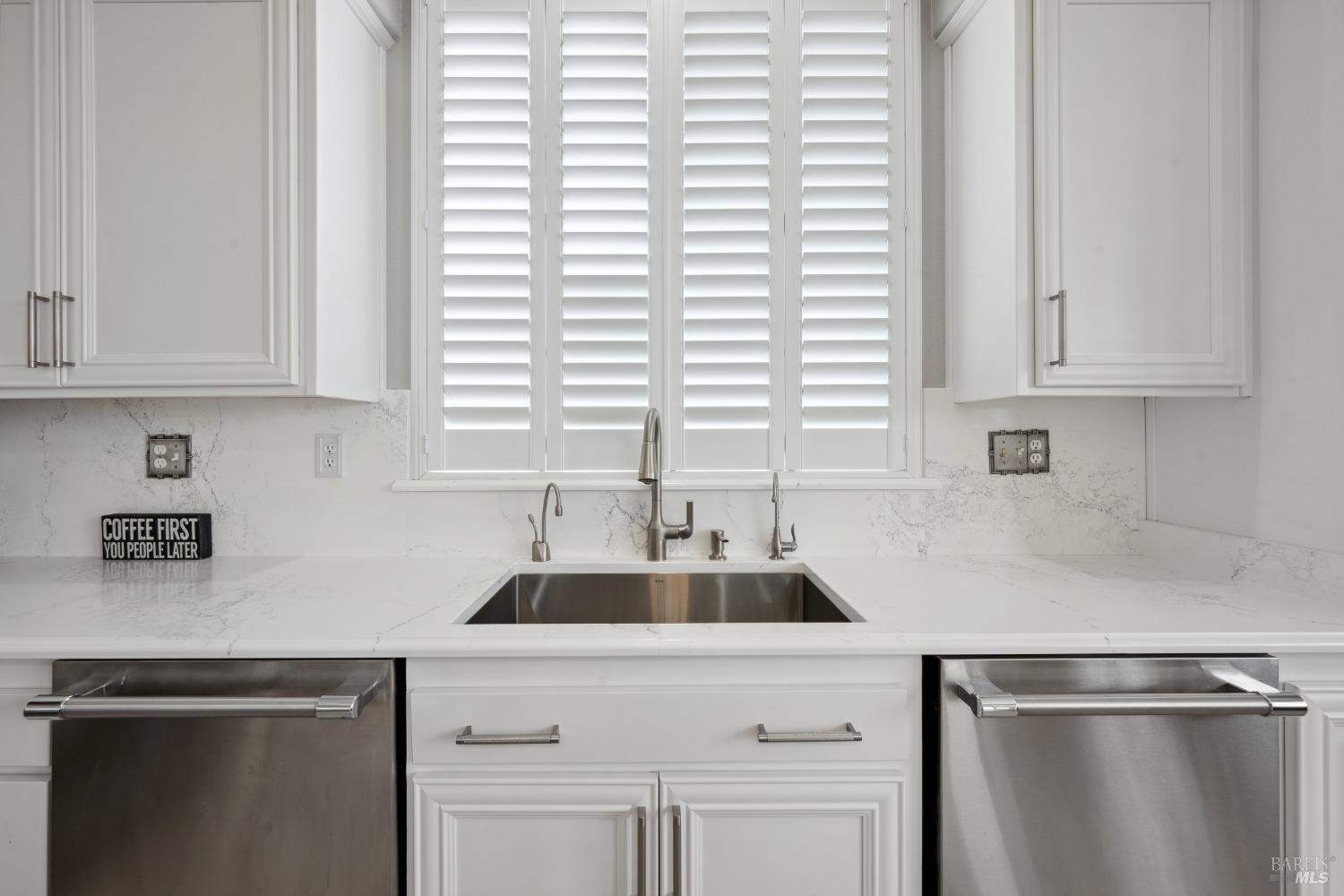 1811 Falcon Ridge Dr