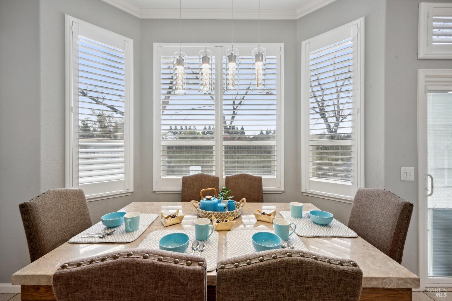 1811 Falcon Ridge Dr