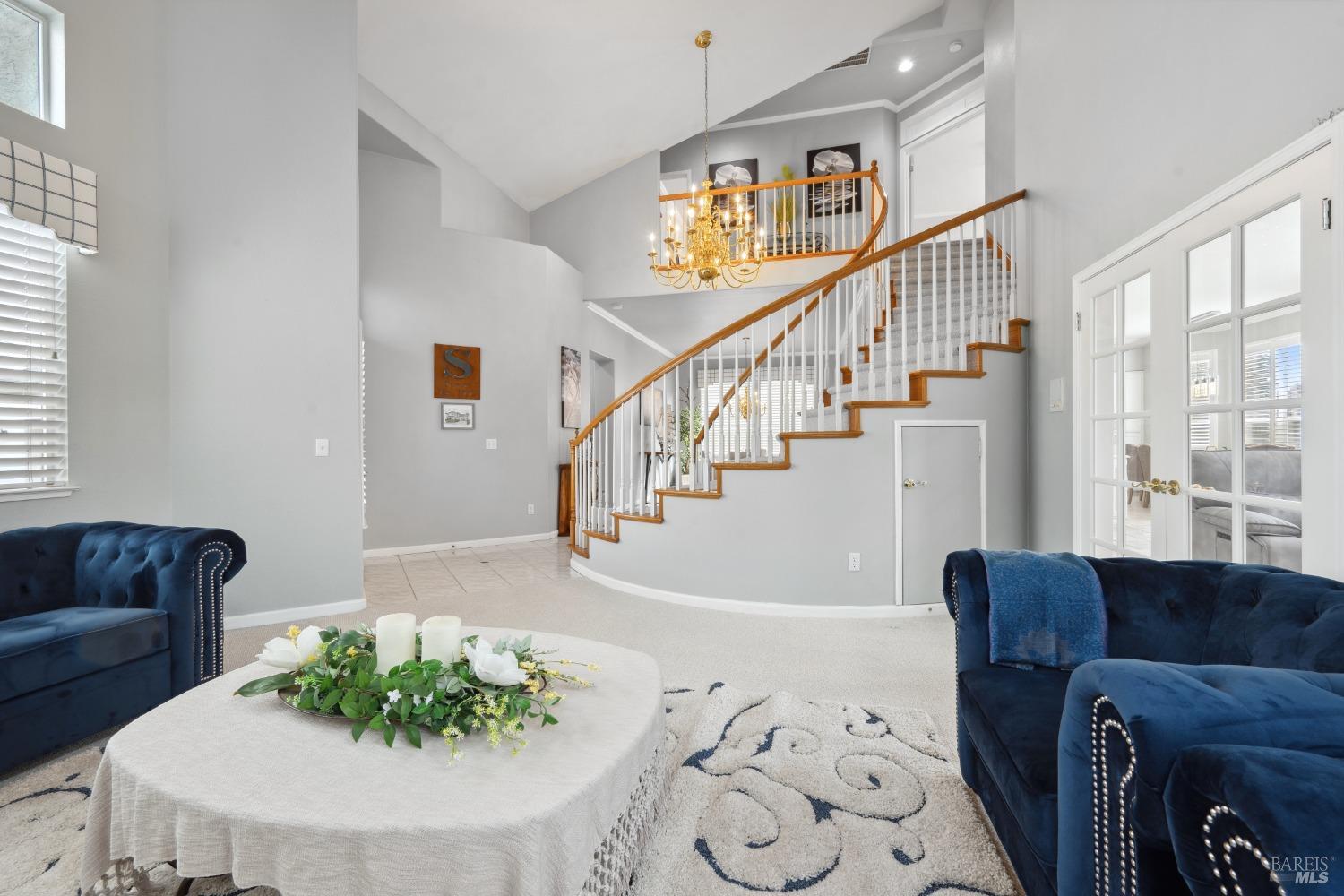 1811 Falcon Ridge Dr