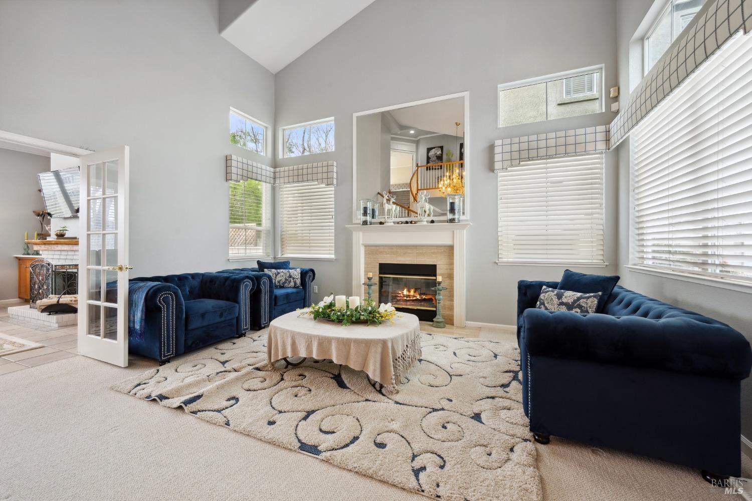 1811 Falcon Ridge Dr