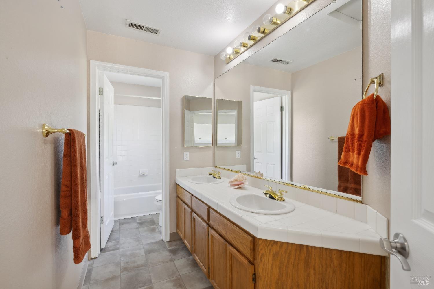 1876 Adobe Creek Dr