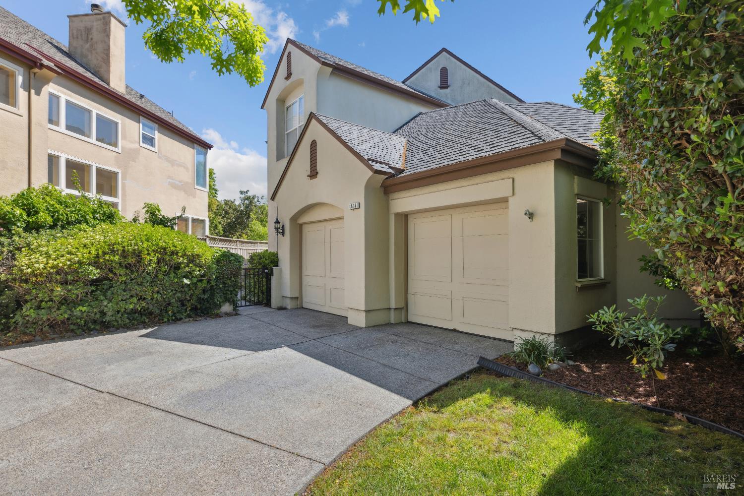1876 Adobe Creek Dr