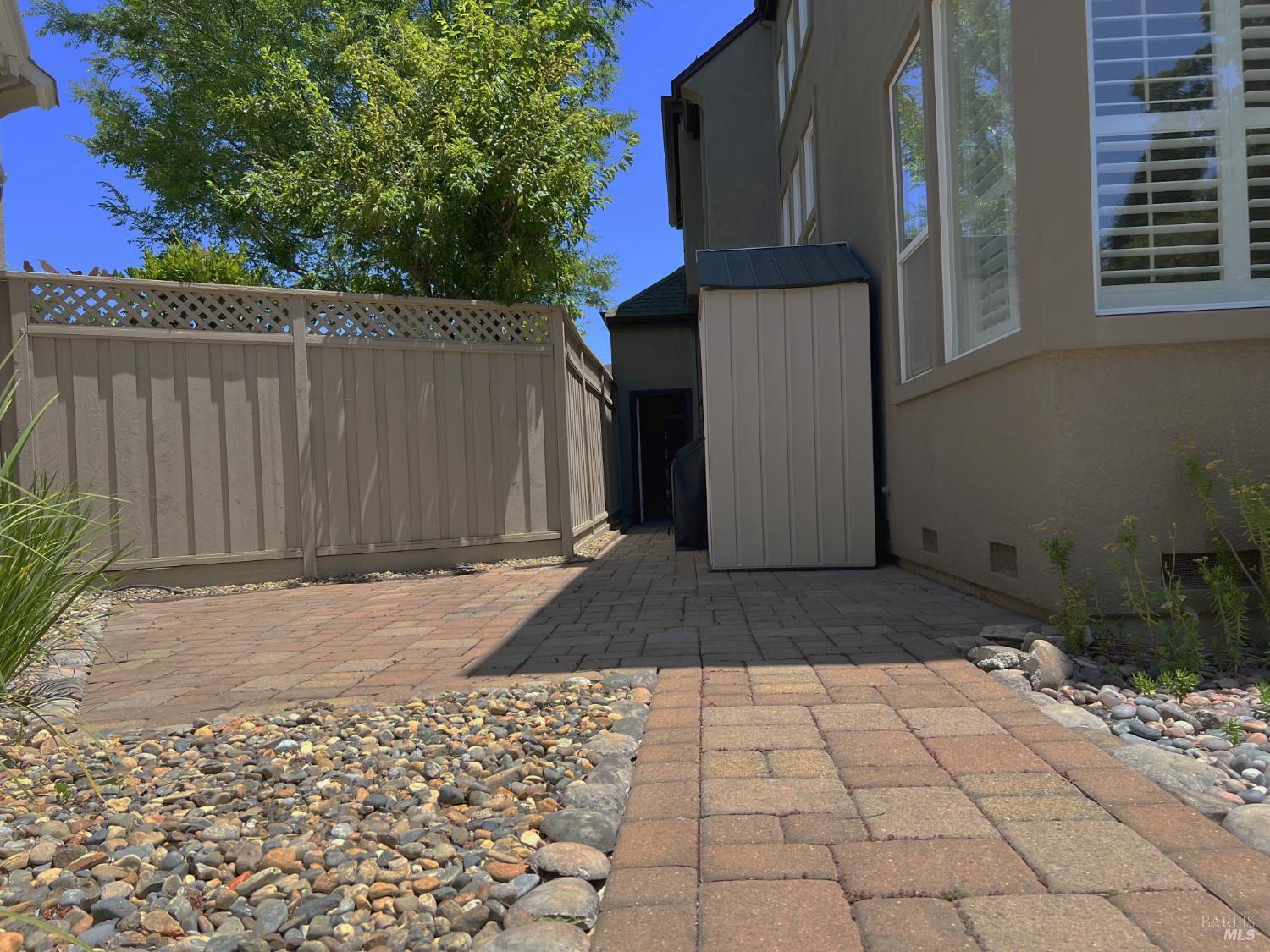 1903 Falcon Ridge Dr