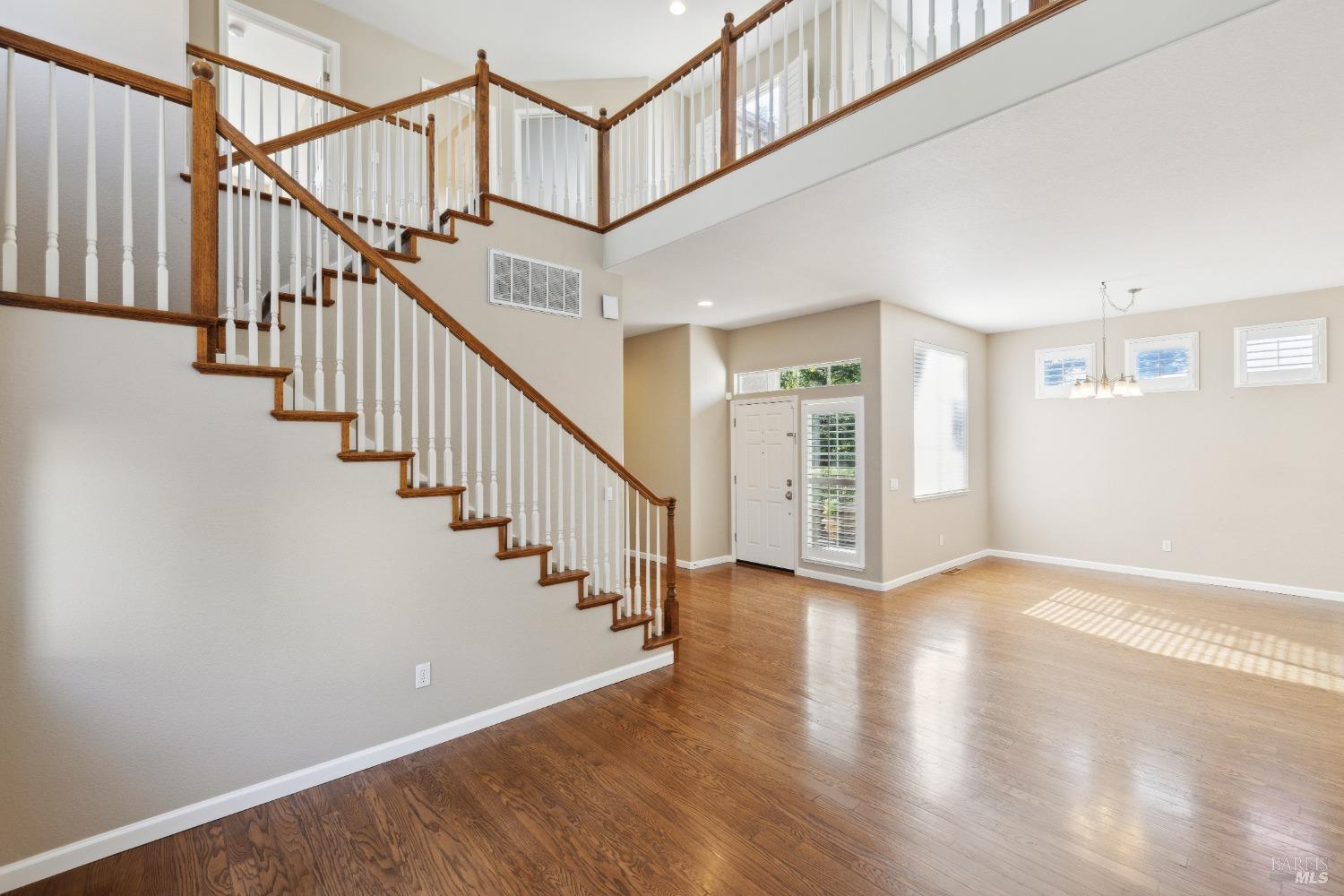 1903 Falcon Ridge Dr