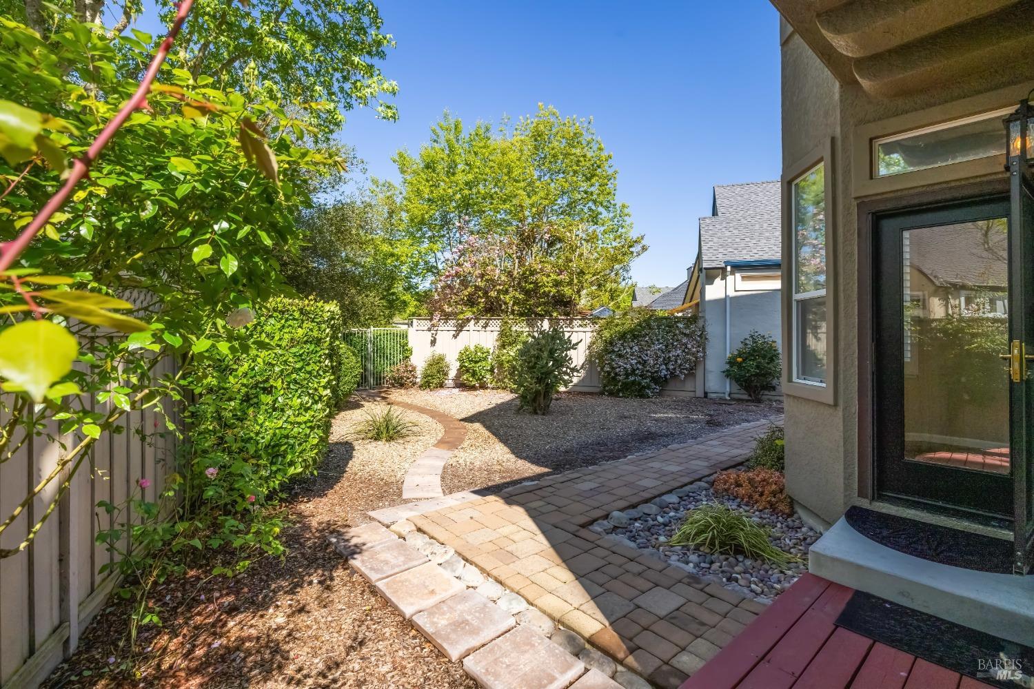 1903 Falcon Ridge Dr