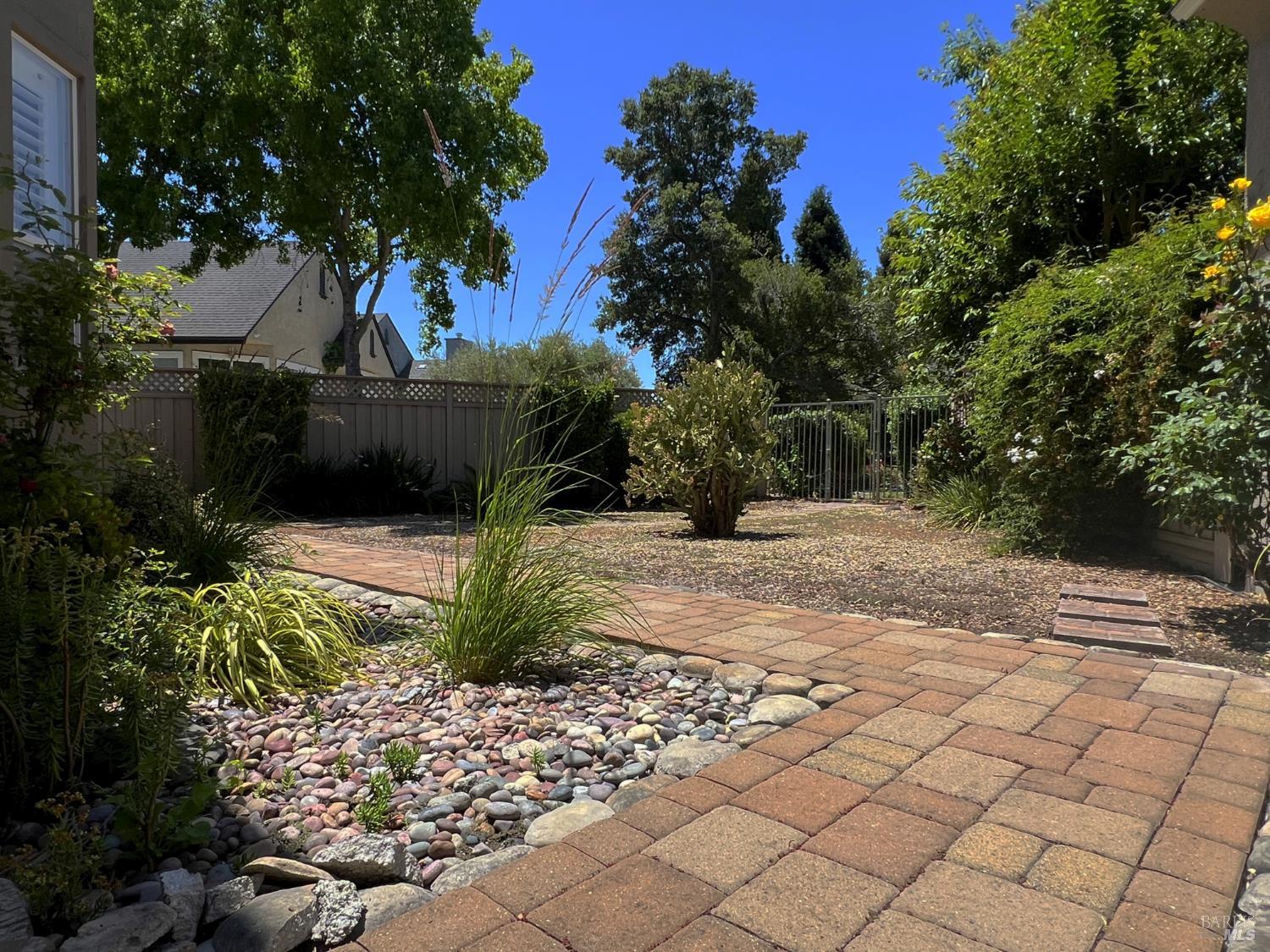 1903 Falcon Ridge Dr