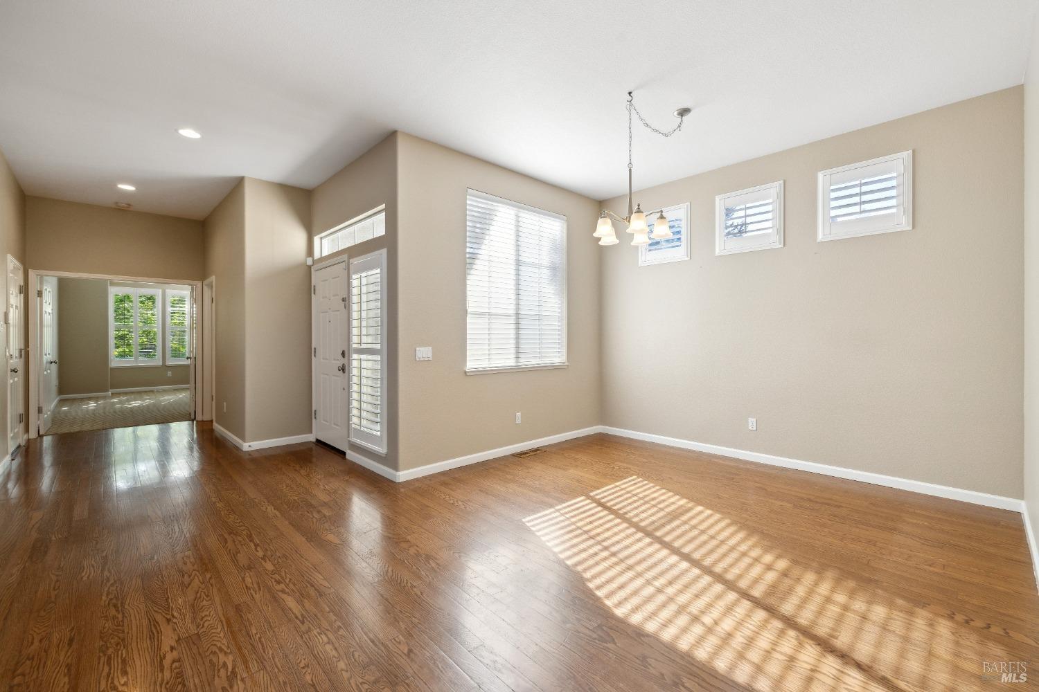 1903 Falcon Ridge Dr