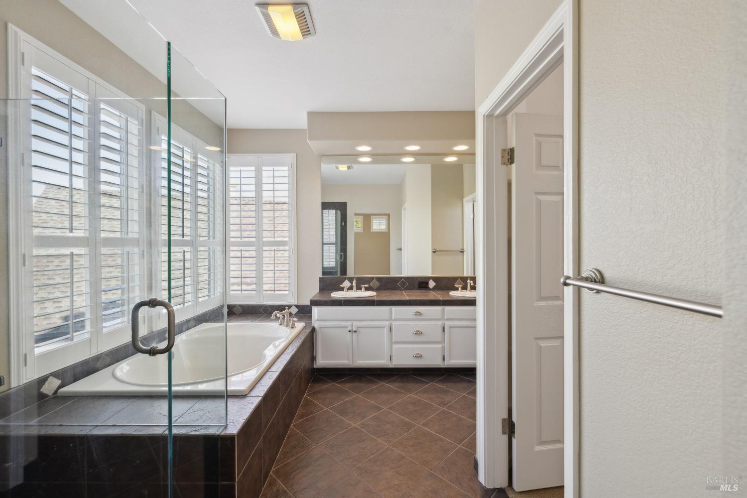 1903 Falcon Ridge Dr