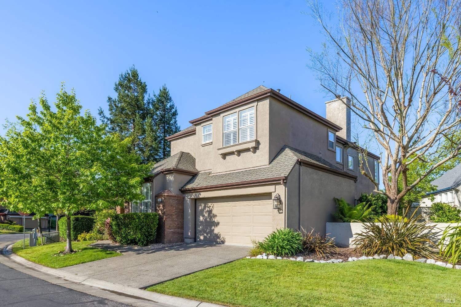 1903 Falcon Ridge Dr