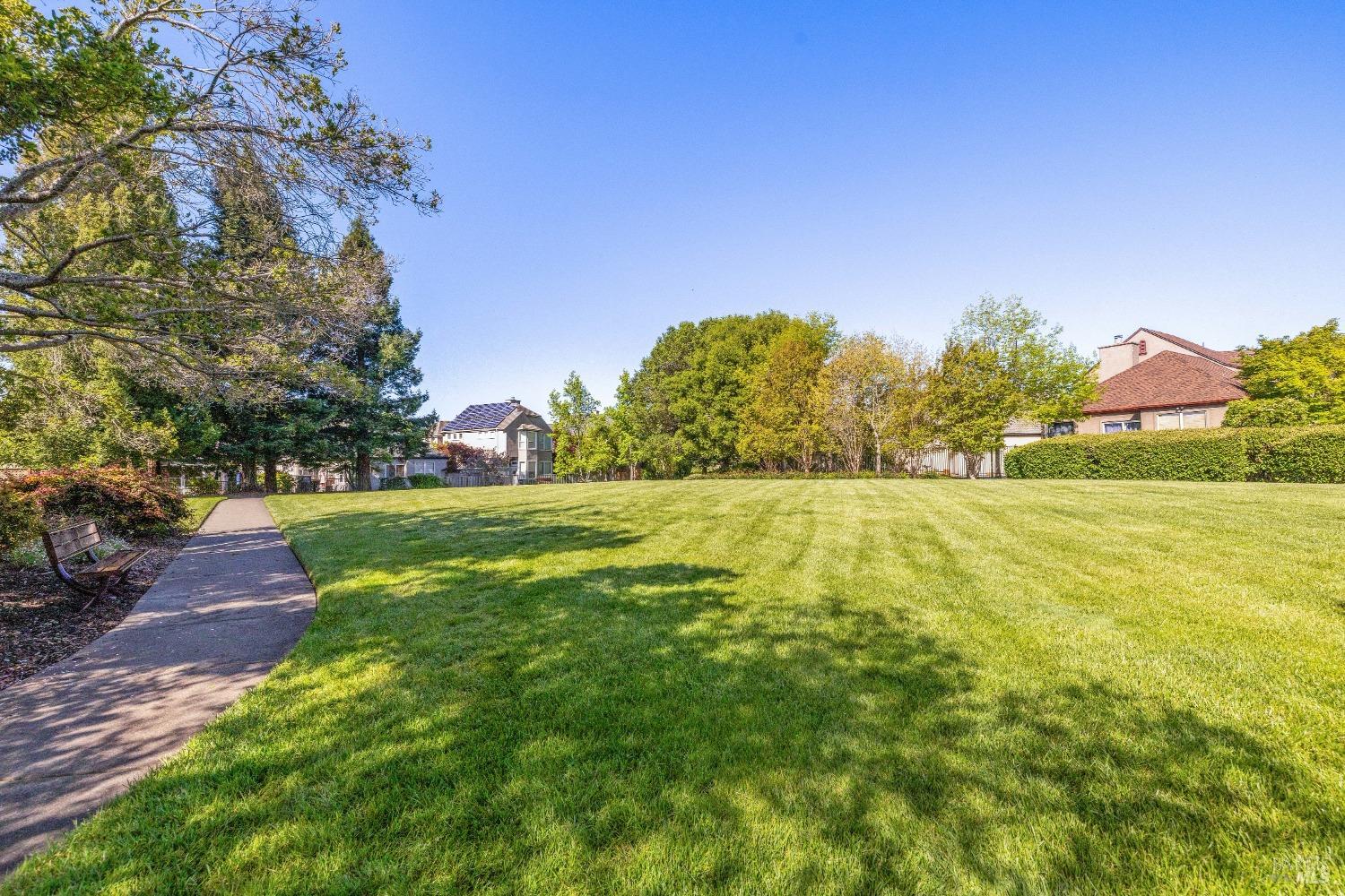 1903 Falcon Ridge Dr