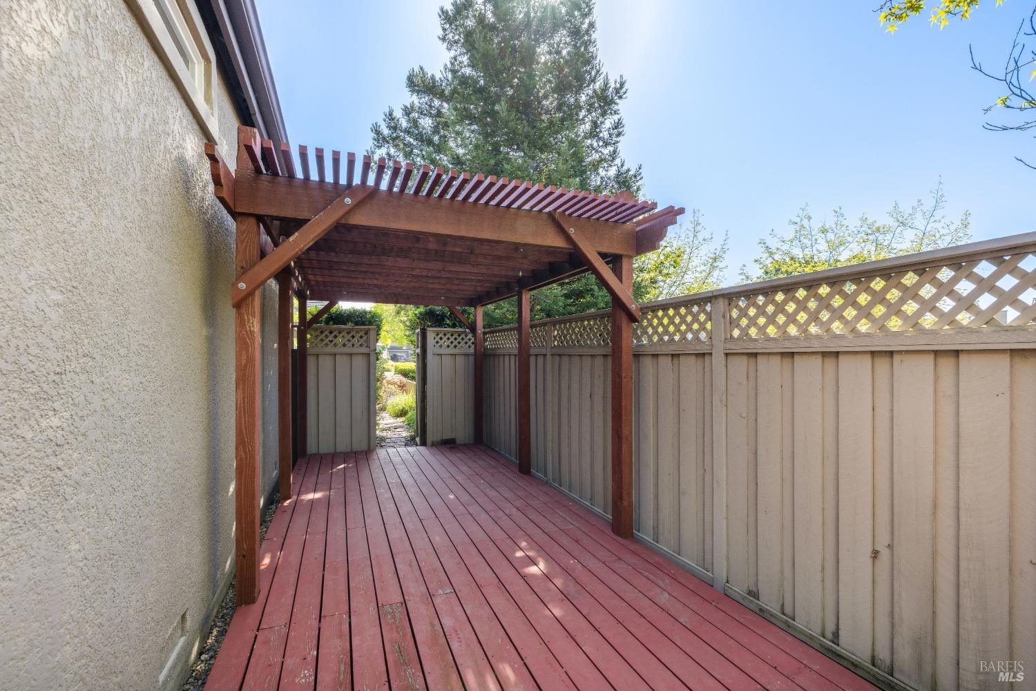 1903 Falcon Ridge Dr