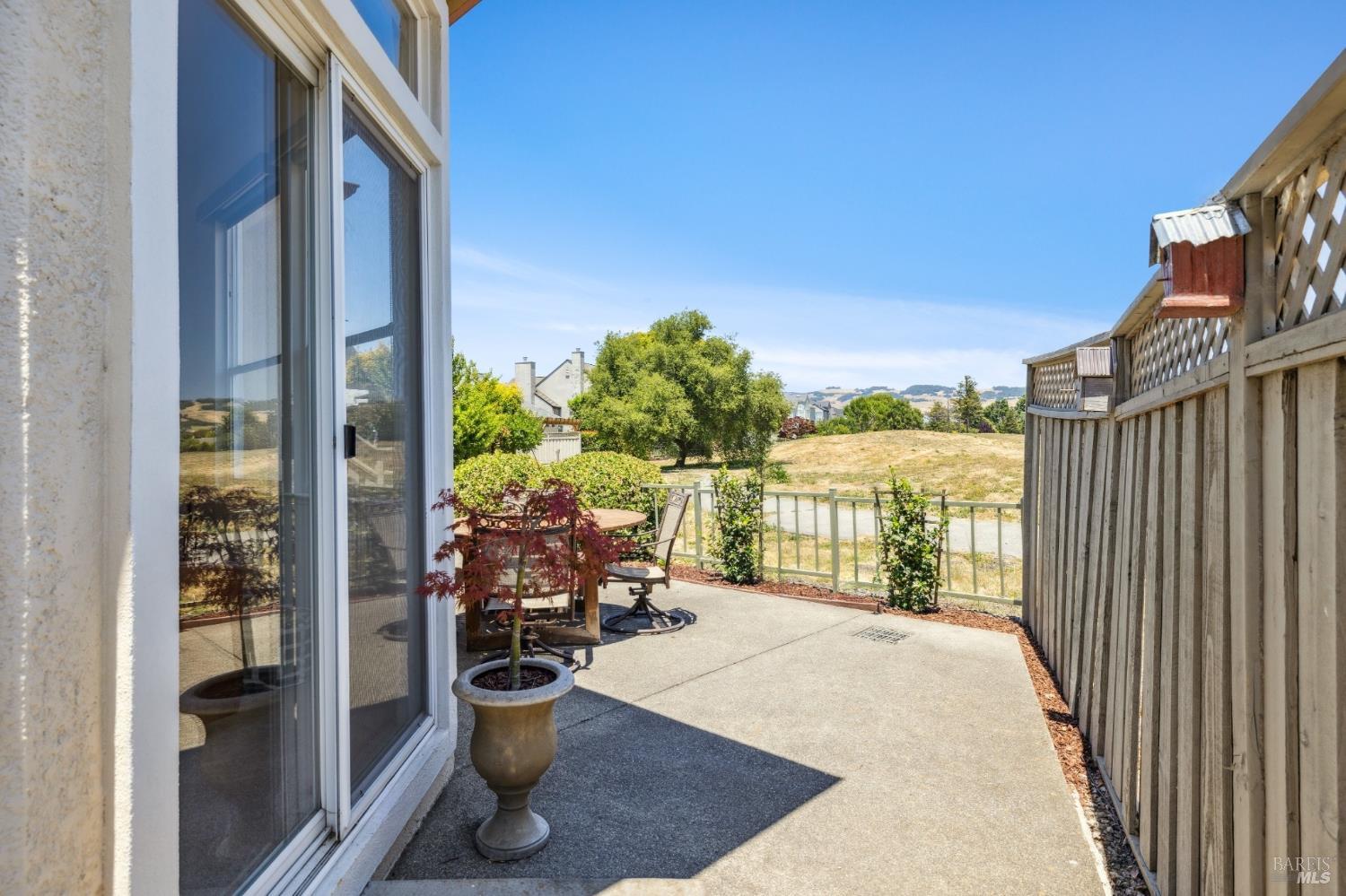 1804 Falcon Ridge Dr