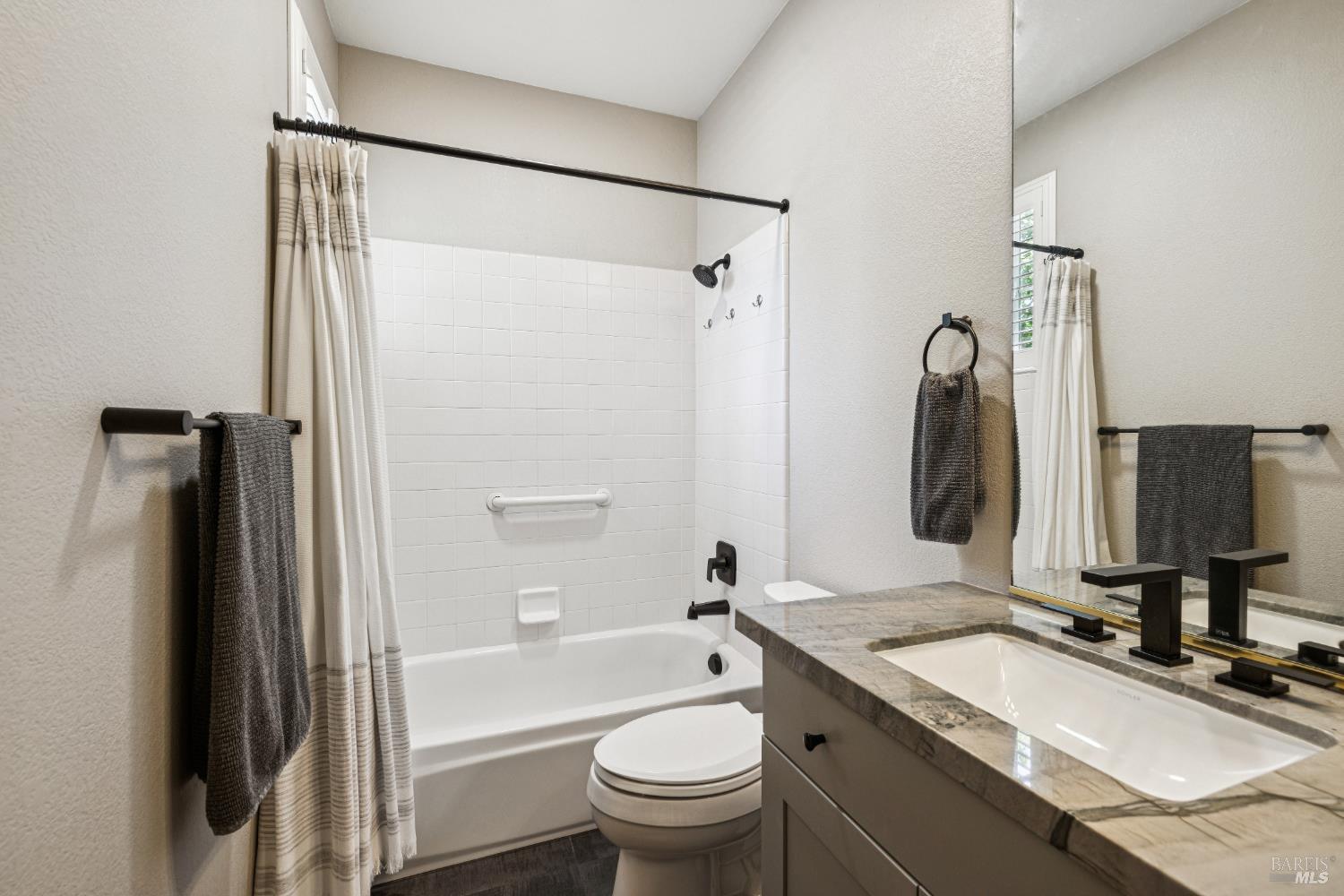 1804 Falcon Ridge Dr