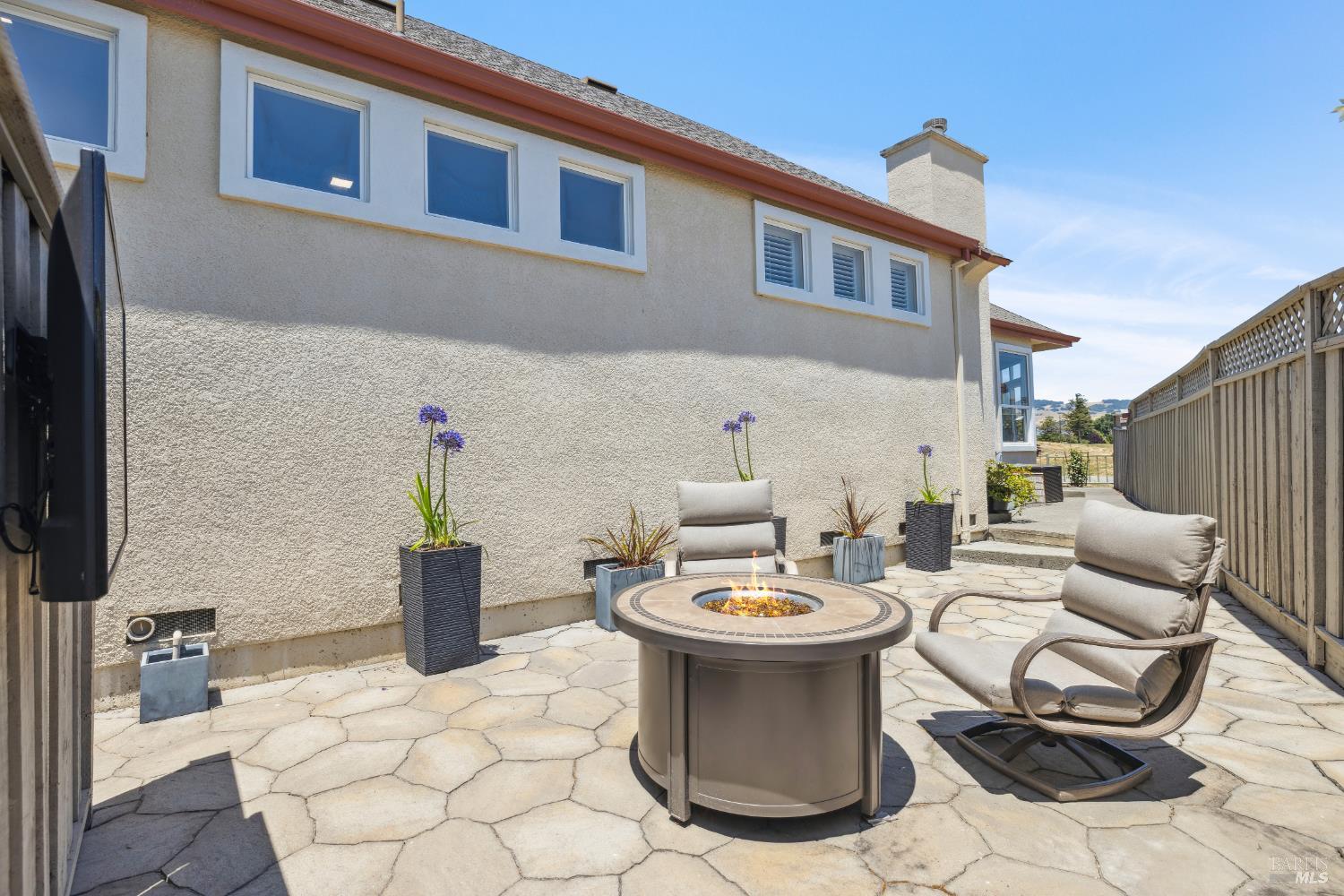 1804 Falcon Ridge Dr