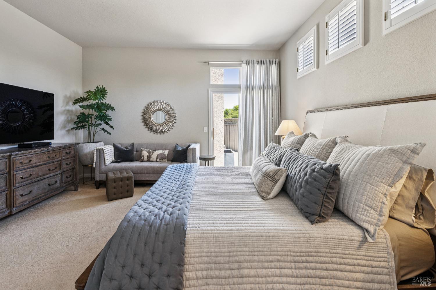 1804 Falcon Ridge Dr