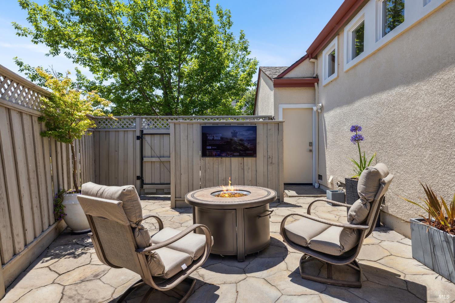 1804 Falcon Ridge Dr