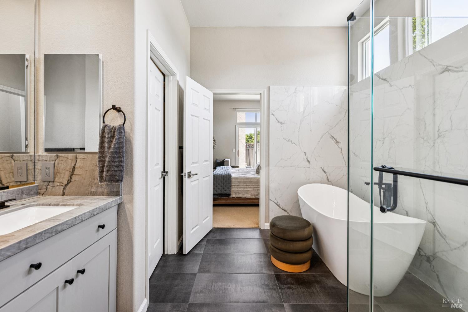 1804 Falcon Ridge Dr