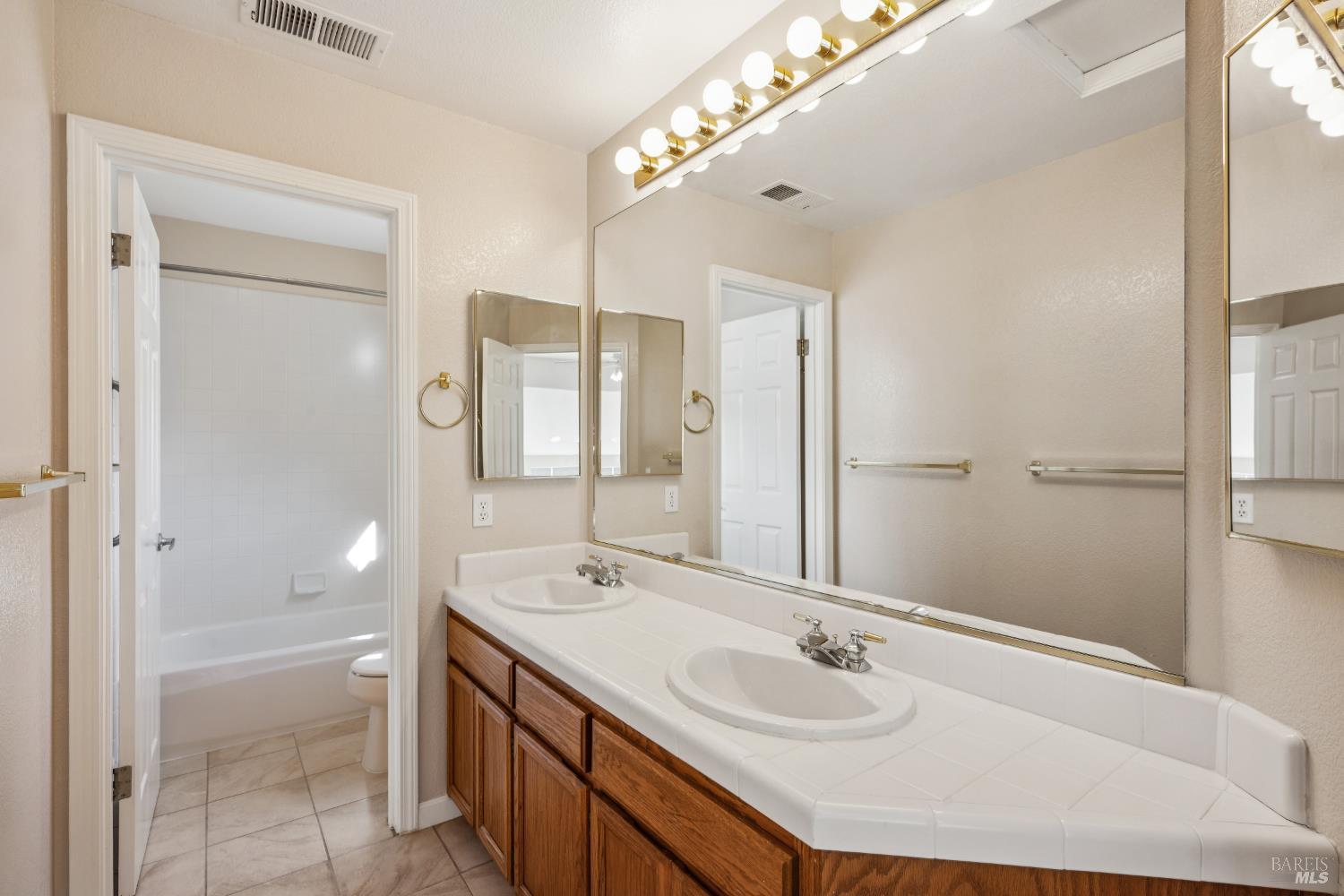 1889 Falcon Ridge Dr