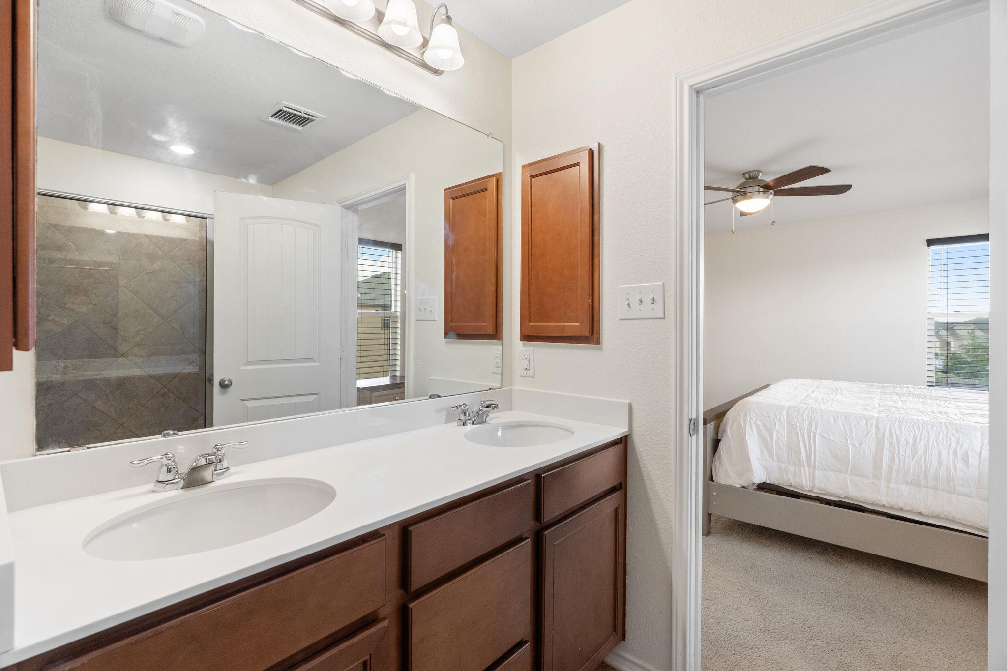 13620 Gerald Ford ST, Manor