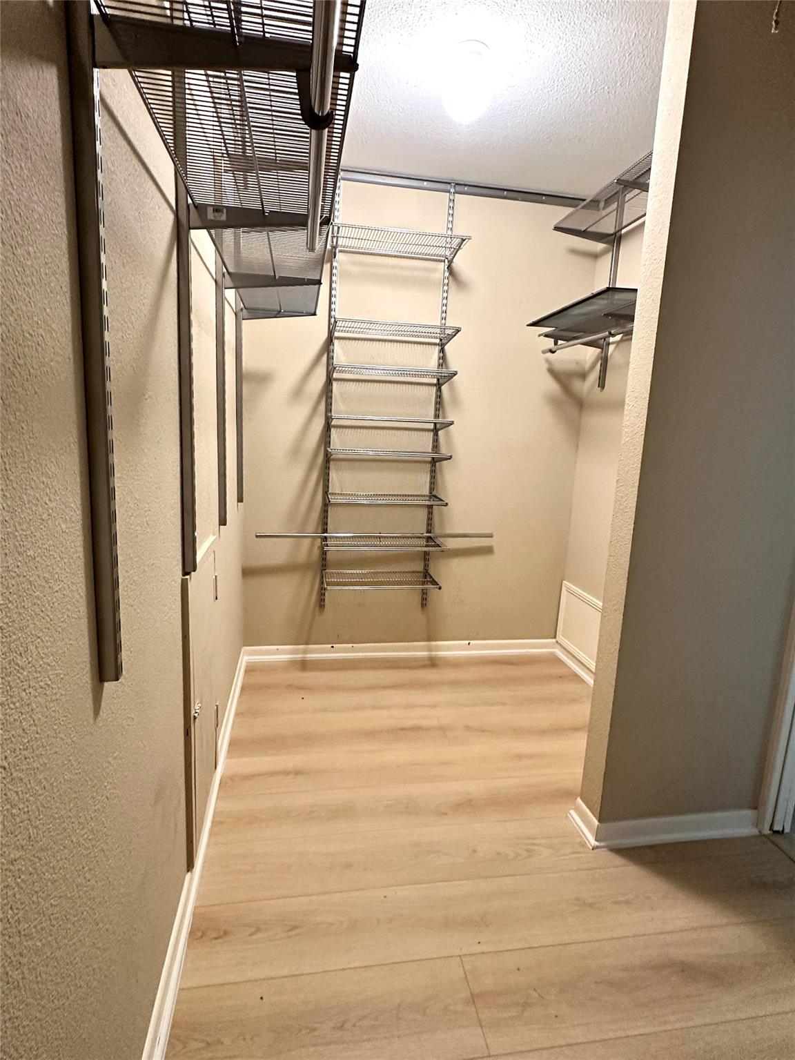 9006 BALCONES CLUB DR