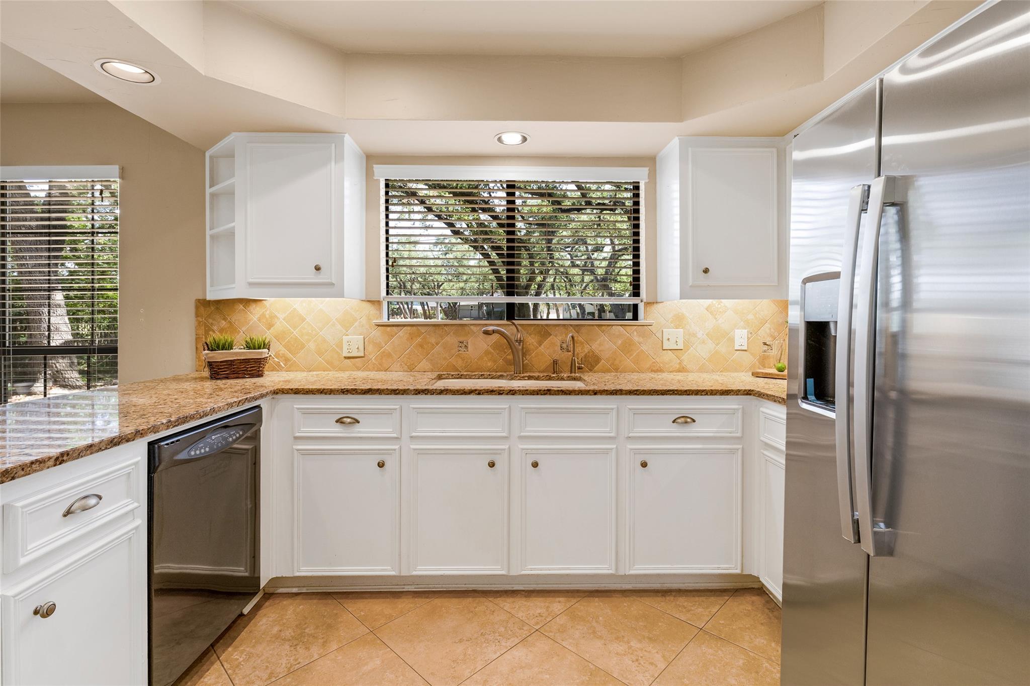 9006 BALCONES CLUB DR